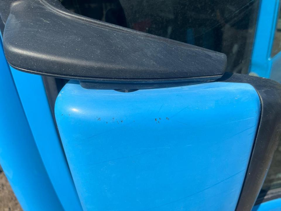 MAN TGX EU6 Fahrertür, Tür blau, Spiegel & Innenverkleidung - Portière et pièces pour Camion: photos 3 MAN TGX EU6 Fahrertür, Tür blau, Spiegel & Innenverkleidung - Portière et pièces pour Camion: photos 3