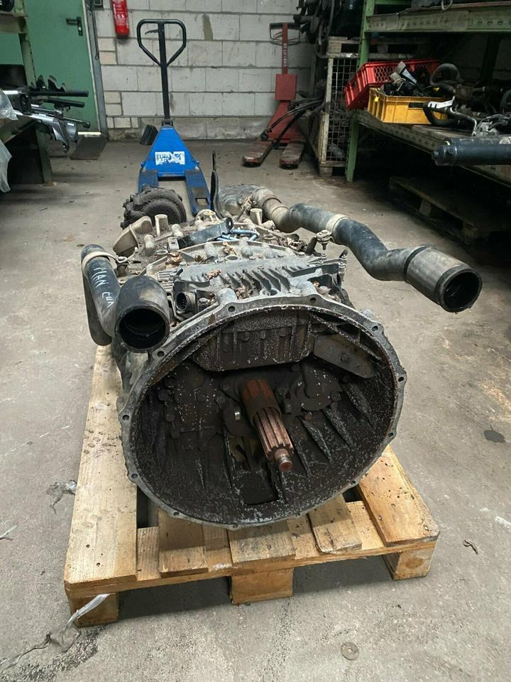 MAN TGX TGS Getriebe ZF 12 AS 2331 TD mit Intarder & Nebenantrieb - Boîte de vitesse pour Camion: photos 3 MAN TGX TGS Getriebe ZF 12 AS 2331 TD mit Intarder & Nebenantrieb - Boîte de vitesse pour Camion: photos 3