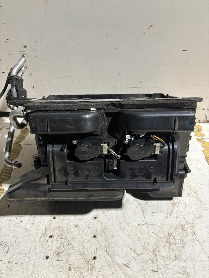 MAN TGX/TGS Innenraum Gebläse/Heizung 81.61900.6400 - Ventilateur pour Camion: photos 5 MAN TGX/TGS Innenraum Gebläse/Heizung 81.61900.6400 - Ventilateur pour Camion: photos 5