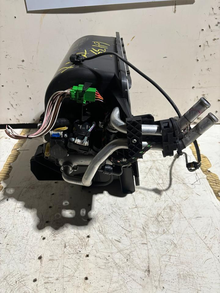 MAN TGX/TGS Innenraum Gebläse/Heizung 81.61900.6433 - Ventilateur pour Camion: photos 3 MAN TGX/TGS Innenraum Gebläse/Heizung 81.61900.6433 - Ventilateur pour Camion: photos 3