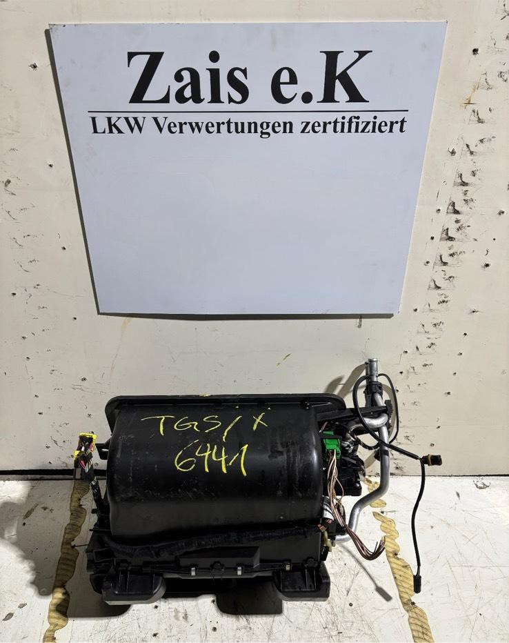 MAN TGX/TGS Innenraum Gehäuse/Heizung 81.61900.6441 - Ventilateur pour Camion: photos 1 MAN TGX/TGS Innenraum Gehäuse/Heizung 81.61900.6441 - Ventilateur pour Camion: photos 1