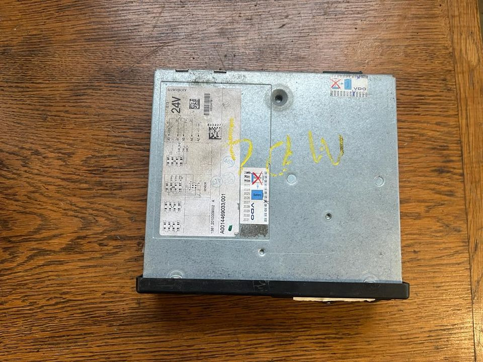 Mercedes-Benz Actros MP4 VDO Tachograph A0014469033 - Chronotachygraphe pour Camion: photos 4 Mercedes-Benz Actros MP4 VDO Tachograph A0014469033 - Chronotachygraphe pour Camion: photos 4