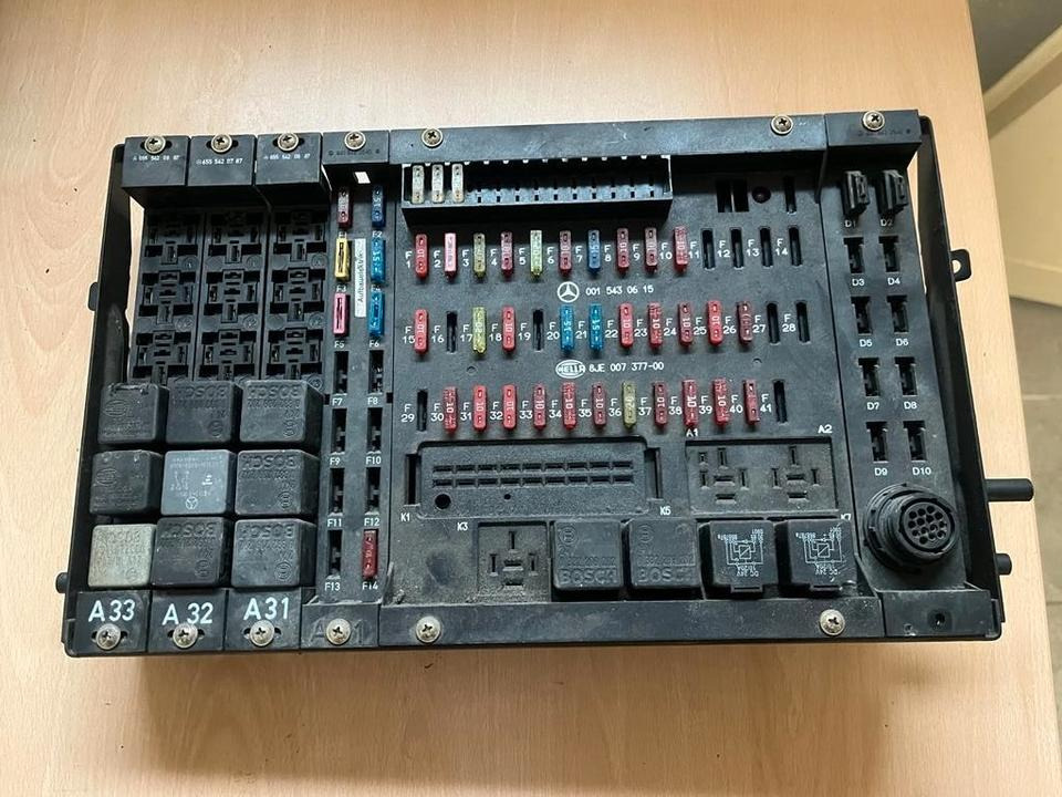 Mercedes Benz Actros Sicherungskasten 0015430615 - Fusible pour Camion: photos 1 Mercedes Benz Actros Sicherungskasten 0015430615 - Fusible pour Camion: photos 1