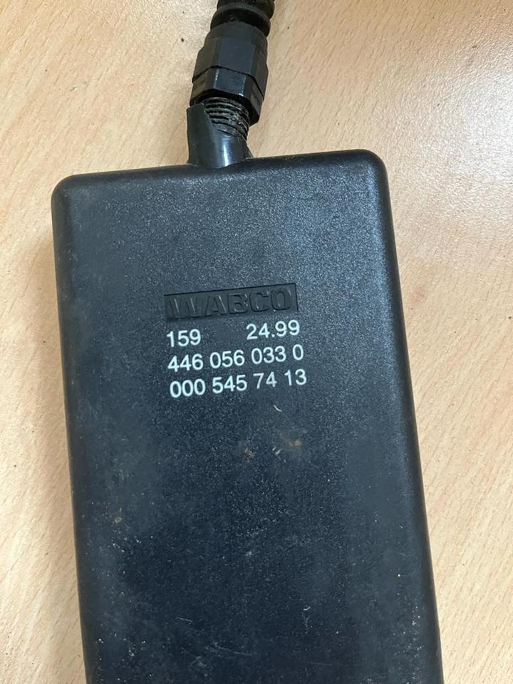 Mercedes Benz Bediengerät Fernbedienung Luftfederung 0005457413 - Suspension pneumatique pour Camion: photos 2 Mercedes Benz Bediengerät Fernbedienung Luftfederung 0005457413 - Suspension pneumatique pour Camion: photos 2