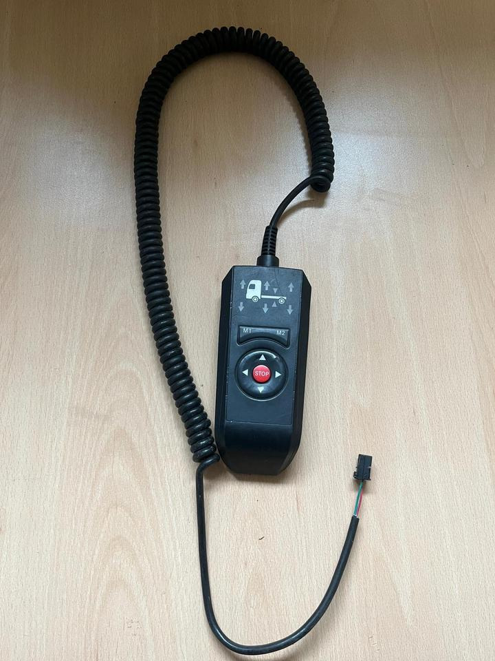 Mercedes MP4 Bediengerät Fernbedienung Luftfederung A0028208297 - Suspension pneumatique pour Camion: photos 1 Mercedes MP4 Bediengerät Fernbedienung Luftfederung A0028208297 - Suspension pneumatique pour Camion: photos 1