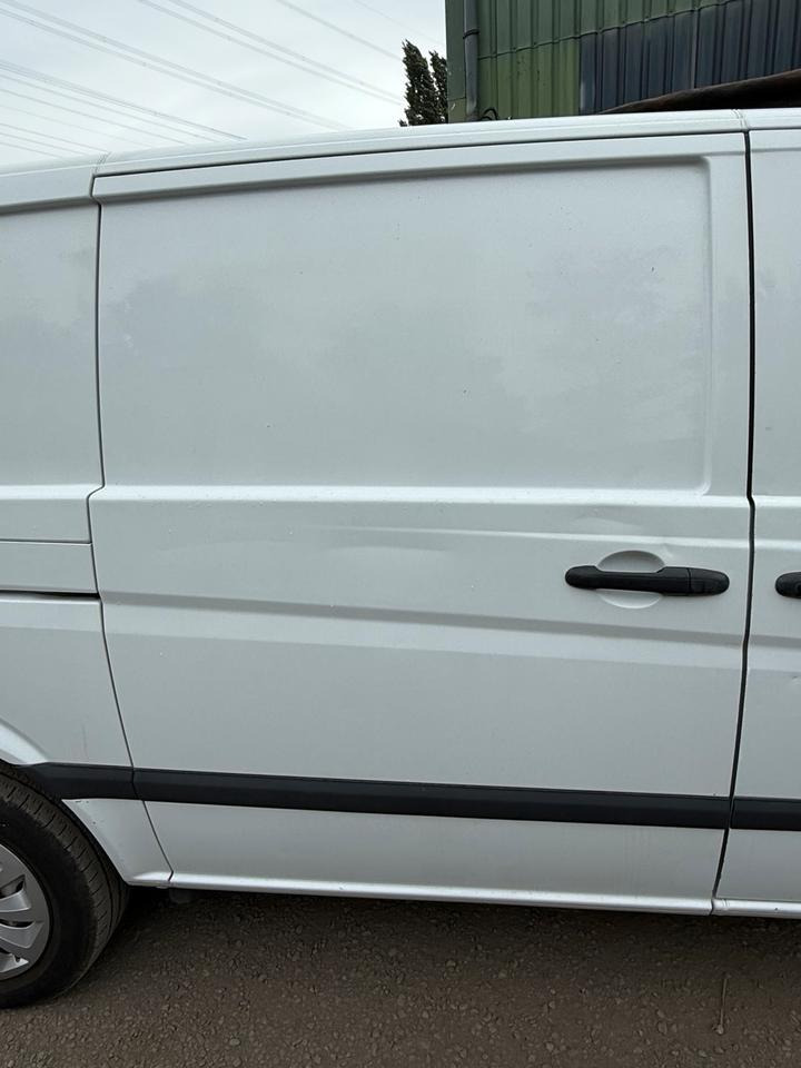 Mercedes VITO Seitentür Schiebetür BJ 2012 - Portière et pièces pour Véhicule utilitaire: photos 1 Mercedes VITO Seitentür Schiebetür BJ 2012 - Portière et pièces pour Véhicule utilitaire: photos 1
