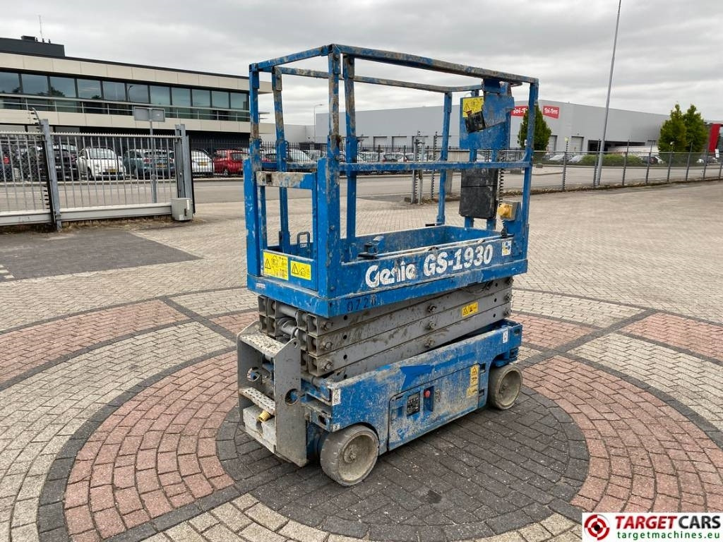 Genie GS-1932 Electric Scissor Work Lift 779cm - Nacelle ciseaux: photos 2 Genie GS-1932 Electric Scissor Work Lift 779cm - Nacelle ciseaux: photos 2