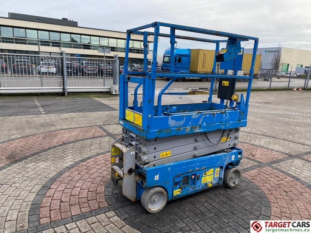 Genie GS-1932 Electric Scissor Work Lift 779cm - Nacelle ciseaux: photos 3 Genie GS-1932 Electric Scissor Work Lift 779cm - Nacelle ciseaux: photos 3
