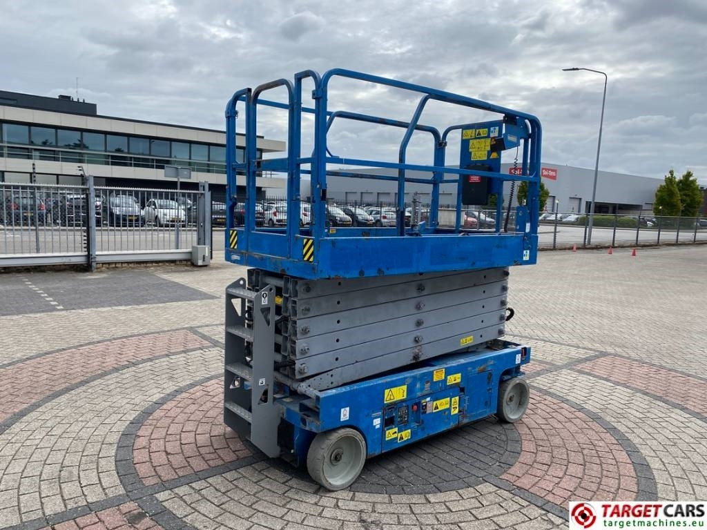 Genie GS-4047 Electric Scissor Work Lift 1389cm - Nacelle ciseaux: photos 3 Genie GS-4047 Electric Scissor Work Lift 1389cm - Nacelle ciseaux: photos 3