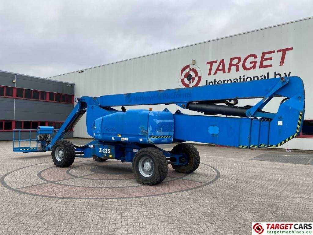 Genie Z-135/70 Articulated 4x4x4 Diesel Boom Lift 4315cm - Nacelle articulée: photos 4 Genie Z-135/70 Articulated 4x4x4 Diesel Boom Lift 4315cm - Nacelle articulée: photos 4