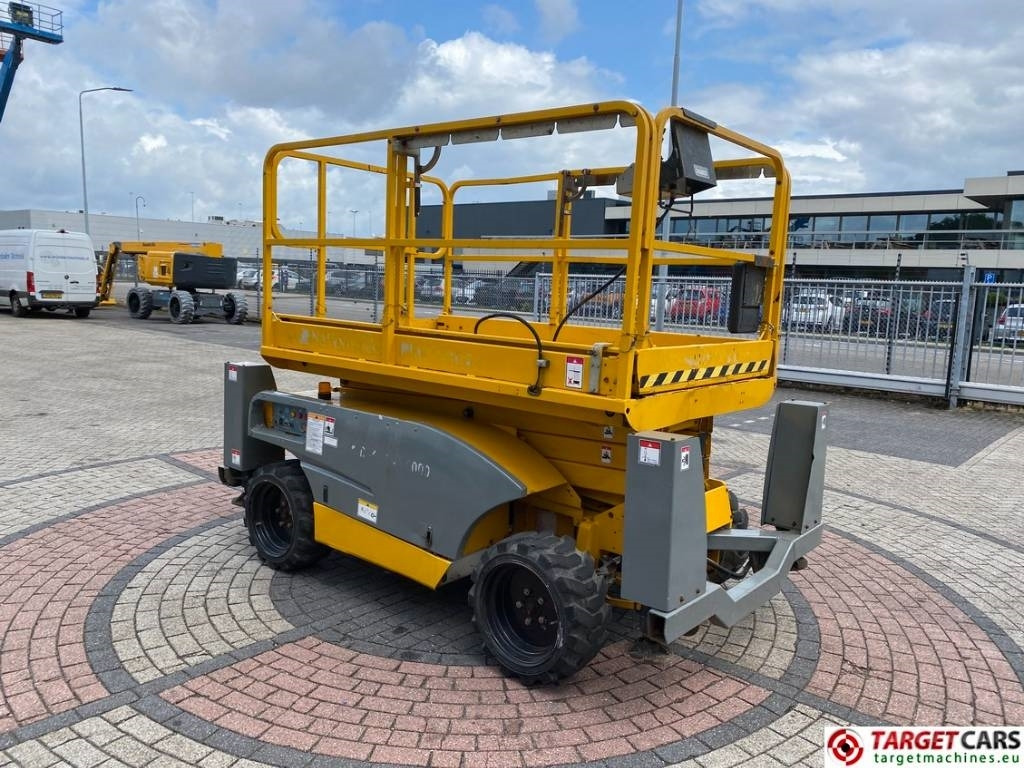 Haulotte Compact 10DX Diesel 4x4 Scissor Work Lift 1015cm - Nacelle ciseaux: photos 2 Haulotte Compact 10DX Diesel 4x4 Scissor Work Lift 1015cm - Nacelle ciseaux: photos 2