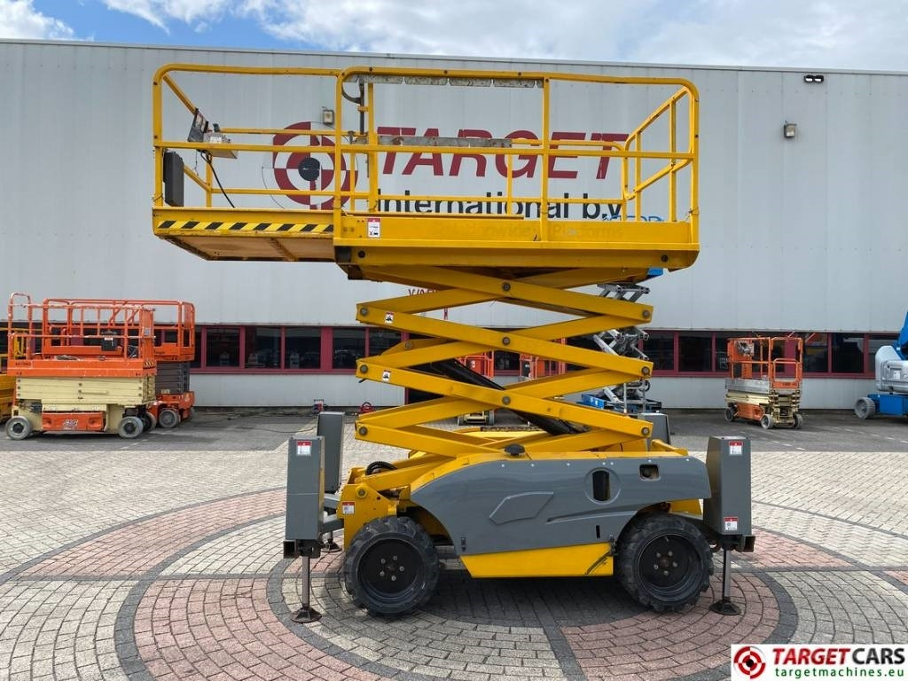 Haulotte Compact 10DX Diesel 4x4 Scissor Work Lift 1015cm - Nacelle ciseaux: photos 5 Haulotte Compact 10DX Diesel 4x4 Scissor Work Lift 1015cm - Nacelle ciseaux: photos 5
