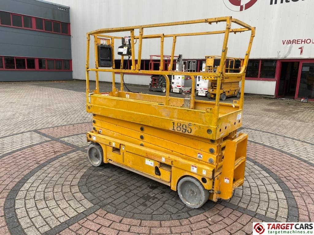Haulotte Compact 10N Electric Scissor Work Lift 1000cm - Nacelle ciseaux: photos 4 Haulotte Compact 10N Electric Scissor Work Lift 1000cm - Nacelle ciseaux: photos 4