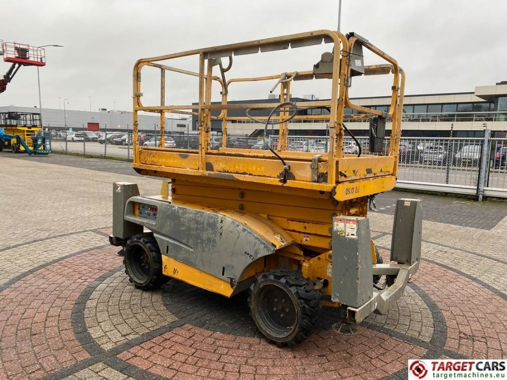 Haulotte Compact 12DX Diesel 4x4 Scissor Work Lift 1206cm - Nacelle ciseaux: photos 2 Haulotte Compact 12DX Diesel 4x4 Scissor Work Lift 1206cm - Nacelle ciseaux: photos 2