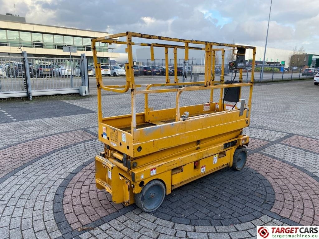 Haulotte Compact 8 Elecftric Scissor Work Lift 818cm - Nacelle ciseaux: photos 3 Haulotte Compact 8 Elecftric Scissor Work Lift 818cm - Nacelle ciseaux: photos 3
