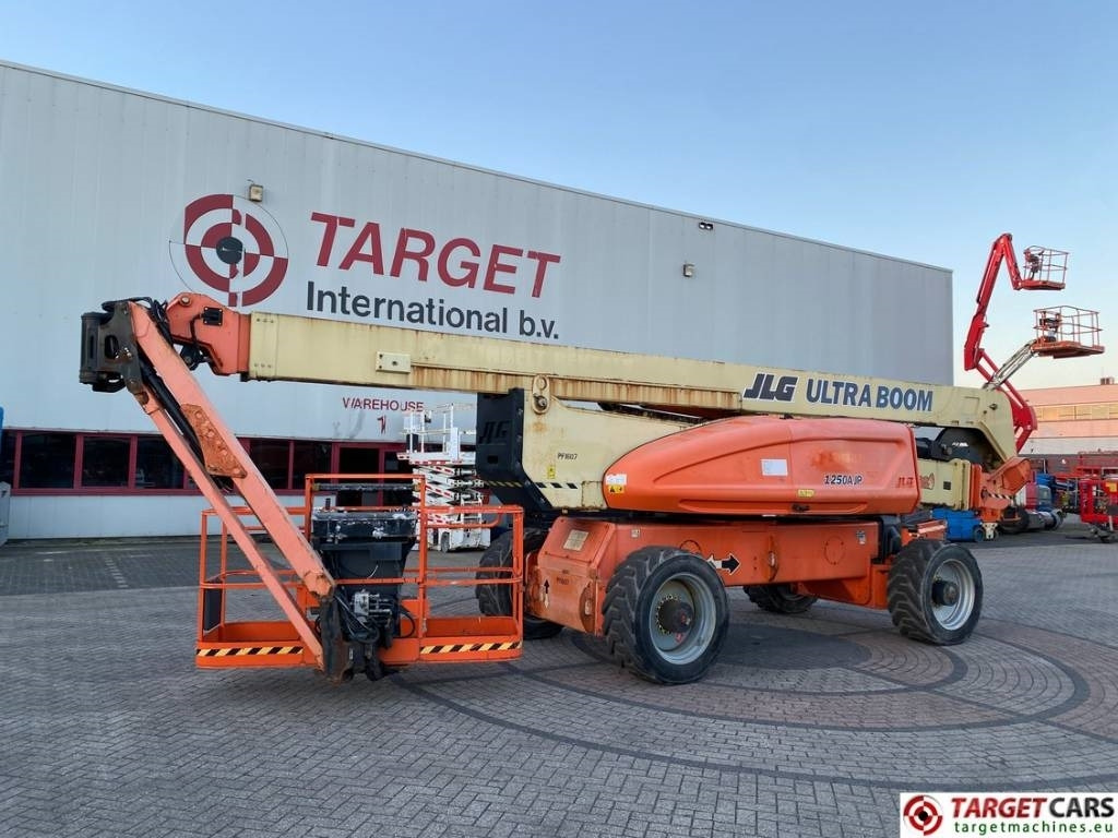 JLG 1250AJP Articulated 4x4x4 Diesel Boom Lift 4030cm - Nacelle articulée: photos 2 JLG 1250AJP Articulated 4x4x4 Diesel Boom Lift 4030cm - Nacelle articulée: photos 2