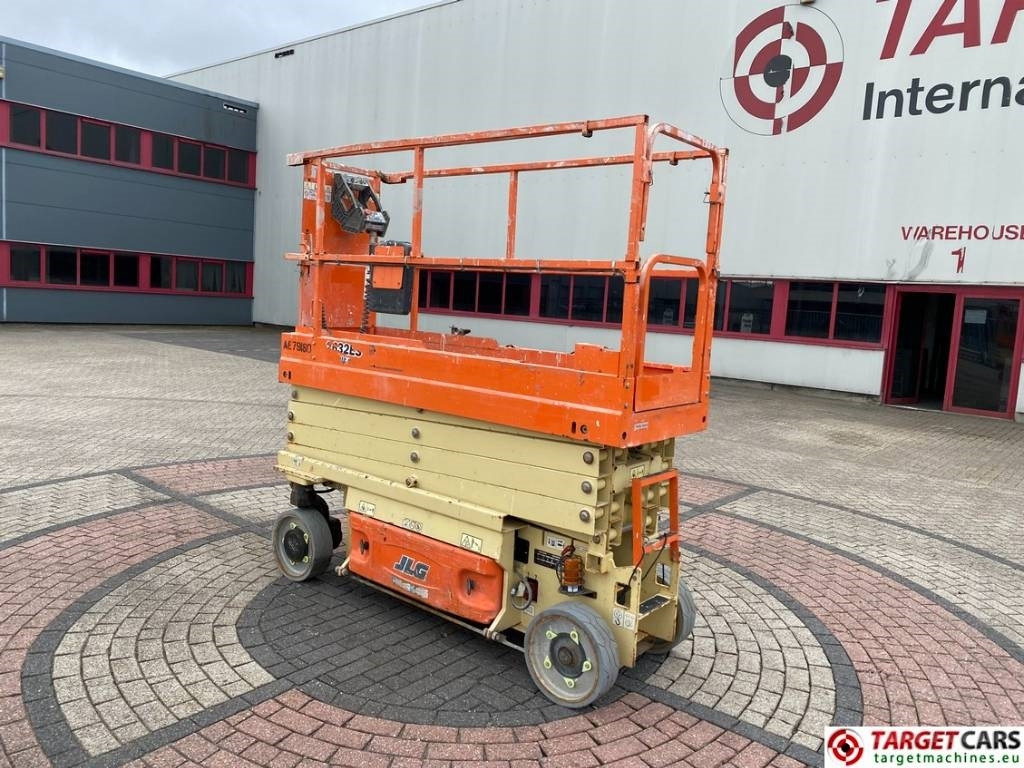 JLG 2632ES Electric Scissor Work Lift 977cm - Nacelle ciseaux: photos 4 JLG 2632ES Electric Scissor Work Lift 977cm - Nacelle ciseaux: photos 4