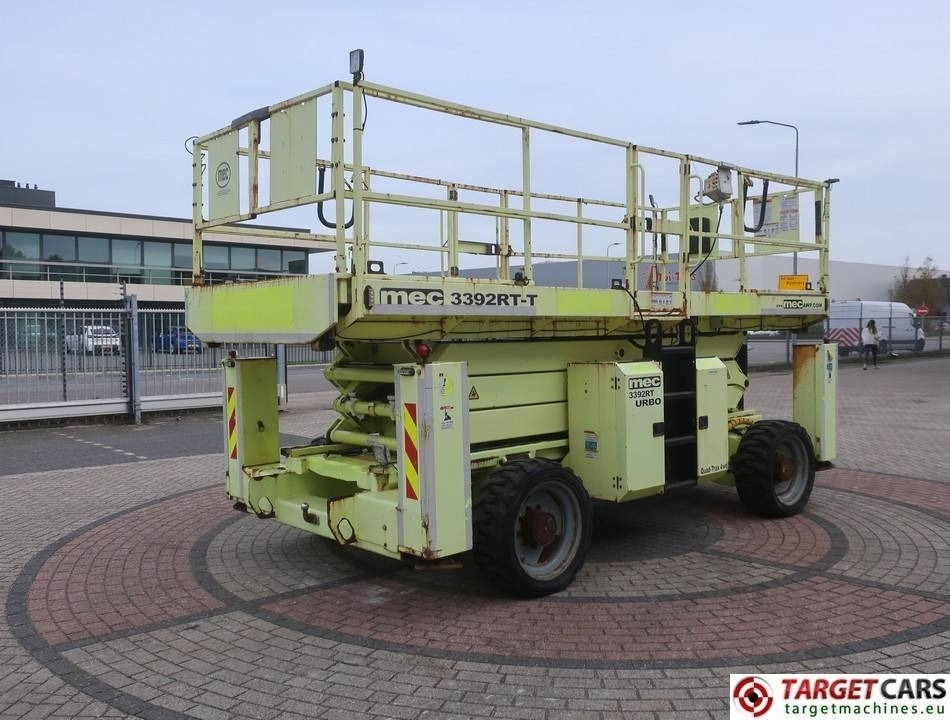 MEC 3392RT-T Diesel 4x4 Scissor Work LIft 1200cm - Nacelle ciseaux: photos 3 MEC 3392RT-T Diesel 4x4 Scissor Work LIft 1200cm - Nacelle ciseaux: photos 3