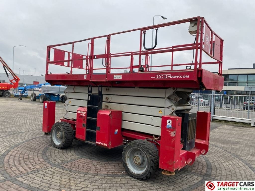 MEC 6092RT Diesel 4x4 Scissor Work LIft 2020cm - Nacelle ciseaux: photos 2 MEC 6092RT Diesel 4x4 Scissor Work LIft 2020cm - Nacelle ciseaux: photos 2