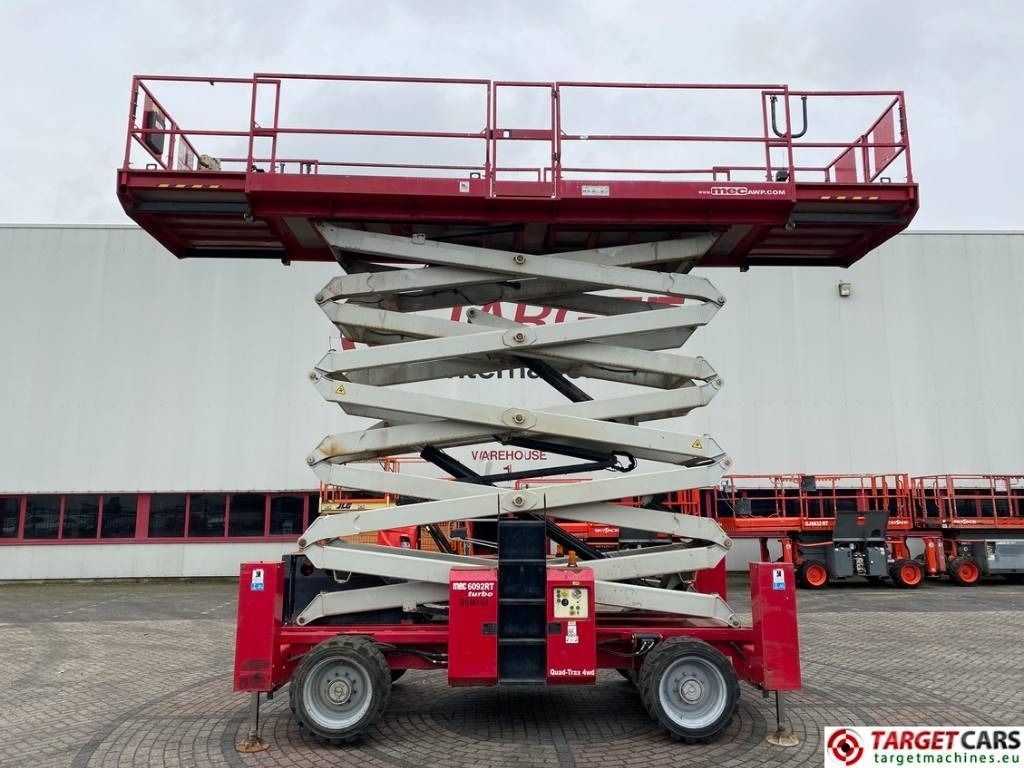 MEC 6092RT Diesel 4x4 Scissor Work LIft 2020cm - Nacelle ciseaux: photos 5 MEC 6092RT Diesel 4x4 Scissor Work LIft 2020cm - Nacelle ciseaux: photos 5