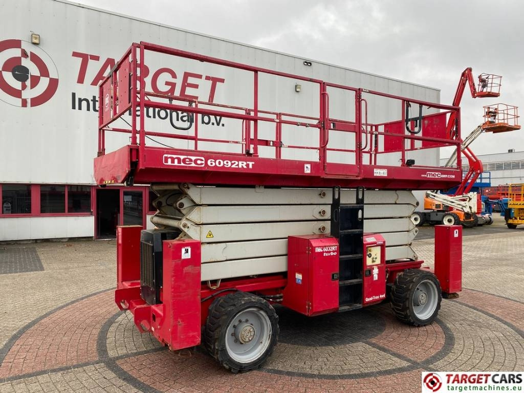 MEC 6092RT Diesel 4x4 Scissor Work Lift 2020cm - Nacelle ciseaux: photos 1 MEC 6092RT Diesel 4x4 Scissor Work Lift 2020cm - Nacelle ciseaux: photos 1
