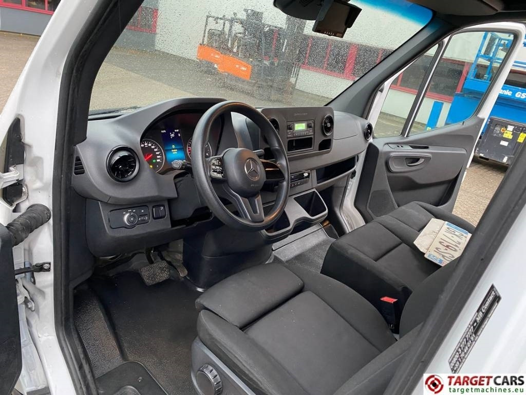 Mercedes-Benz Sprinter 515CDI Closed Box Van Taillift - Camion fourgon: photos 5 Mercedes-Benz Sprinter 515CDI Closed Box Van Taillift - Camion fourgon: photos 5