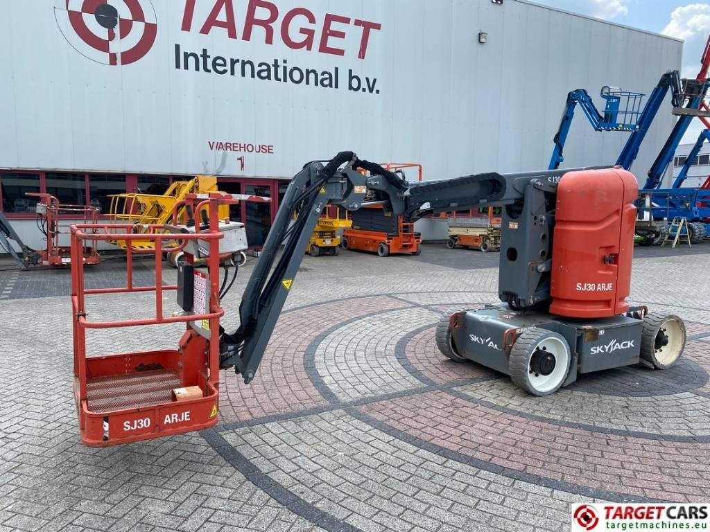 SkyJack SJ30 ARJE Articulated Electric Boom Work Lift 11M - Nacelle articulée: photos 1 SkyJack SJ30 ARJE Articulated Electric Boom Work Lift 11M - Nacelle articulée: photos 1