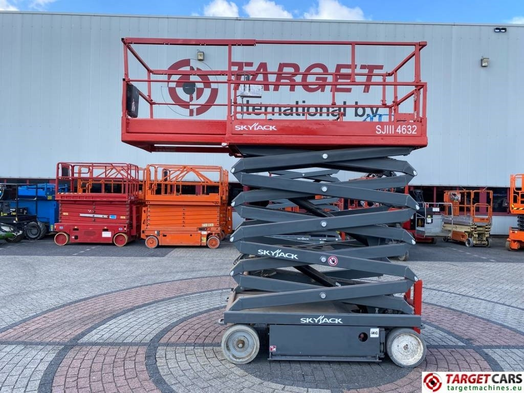 SkyJack SJ4632 Electric 4632 Scissor Work Lift 1170cm - Nacelle ciseaux: photos 5 SkyJack SJ4632 Electric 4632 Scissor Work Lift 1170cm - Nacelle ciseaux: photos 5