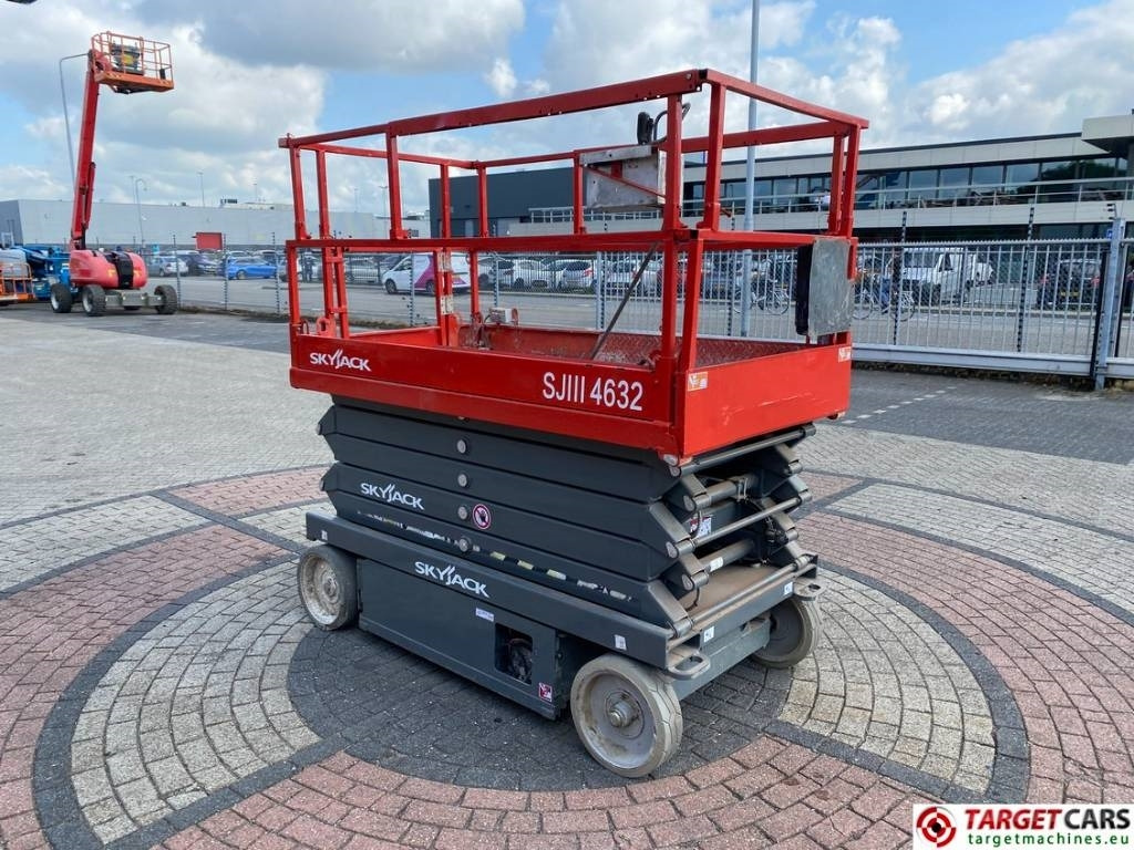 SkyJack SJ4632 Electric 4632 Scissor Work Lift 1170cm - Nacelle ciseaux: photos 2 SkyJack SJ4632 Electric 4632 Scissor Work Lift 1170cm - Nacelle ciseaux: photos 2