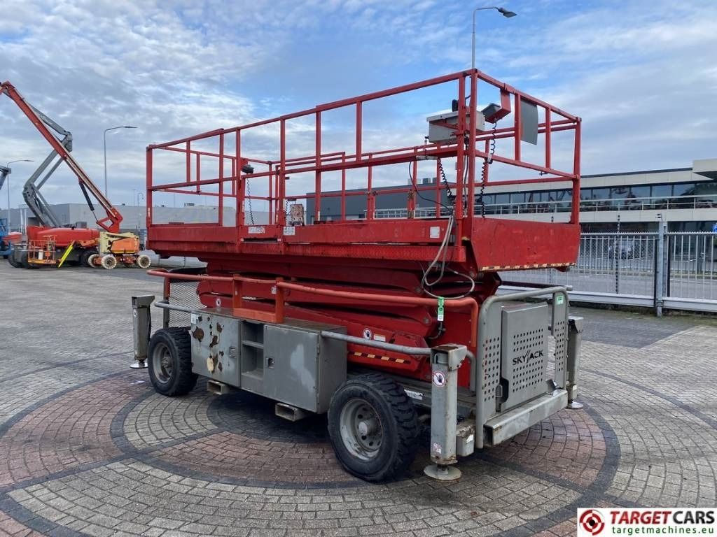SkyJack SJ9241 RT Diesel 4x4 Scissor Work Lift 1450cm - Nacelle ciseaux: photos 2 SkyJack SJ9241 RT Diesel 4x4 Scissor Work Lift 1450cm - Nacelle ciseaux: photos 2