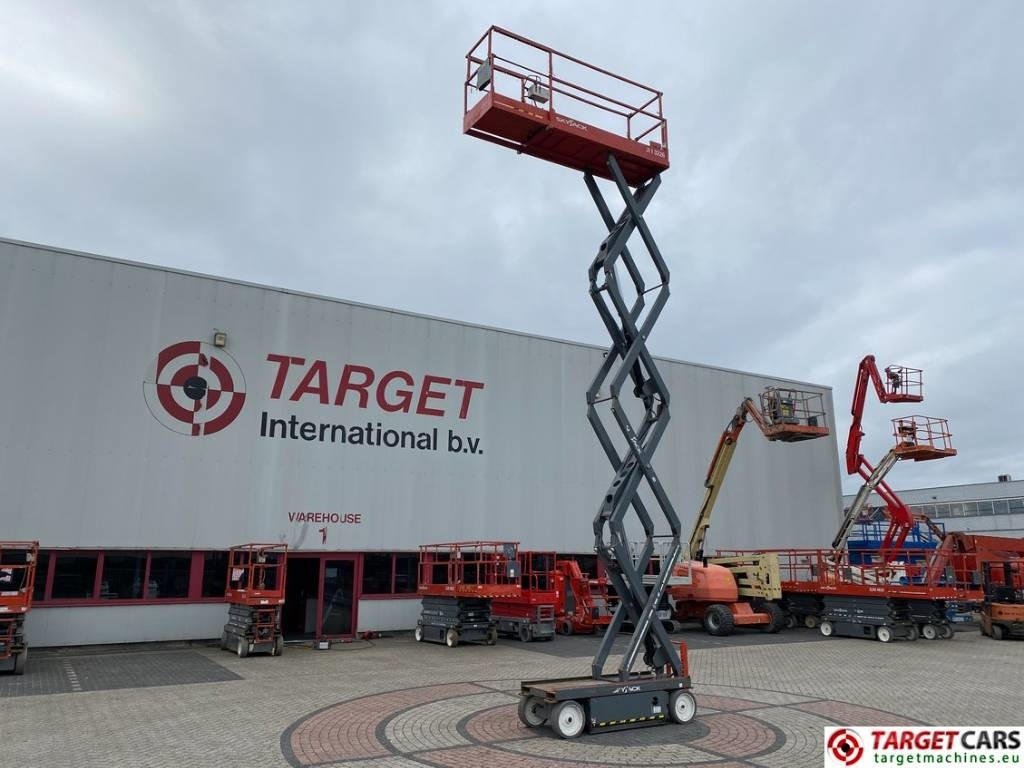 SkyJack SJIII-3226 Electric 3226 Scissor Work Lift 990cm — crédit-bail SkyJack SJIII-3226 Electric 3226 Scissor Work Lift 990cm: photos 6 SkyJack SJIII-3226 Electric 3226 Scissor Work Lift 990cm — crédit-bail SkyJack SJIII-3226 Electric 3226 Scissor Work Lift 990cm: photos 6