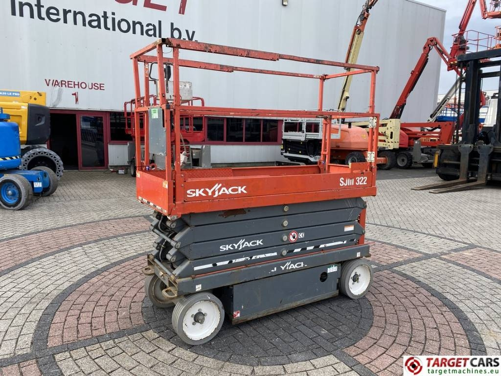 SkyJack SJIII-3226 Electric 3226 Scissor Work Lift 990cm - Nacelle ciseaux: photos 1 SkyJack SJIII-3226 Electric 3226 Scissor Work Lift 990cm - Nacelle ciseaux: photos 1