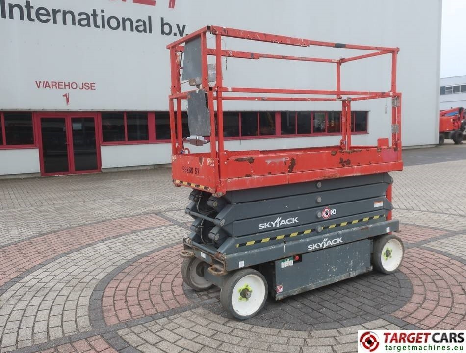 SkyJack SJIII-3226 Electric Scissor Work Lift 990cm - Nacelle ciseaux: photos 1 SkyJack SJIII-3226 Electric Scissor Work Lift 990cm - Nacelle ciseaux: photos 1