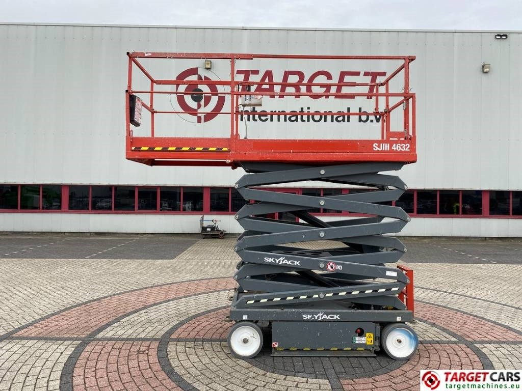 SkyJack SJIII-4632 Electric 4632 Scissor Work Lift 1170cm  - Nacelle ciseaux: photos 5 SkyJack SJIII-4632 Electric 4632 Scissor Work Lift 1170cm  - Nacelle ciseaux: photos 5