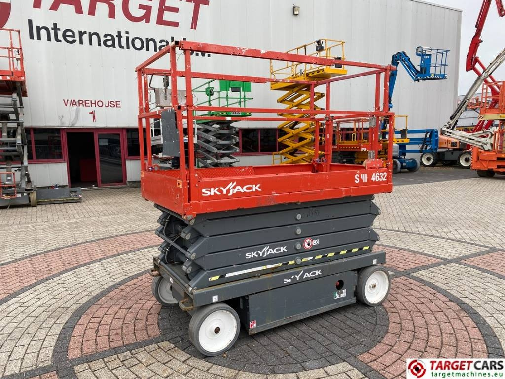 SkyJack SJIII-4632 Electric 4632 Scissor Work Lift 1170cm  - Nacelle ciseaux: photos 1 SkyJack SJIII-4632 Electric 4632 Scissor Work Lift 1170cm  - Nacelle ciseaux: photos 1