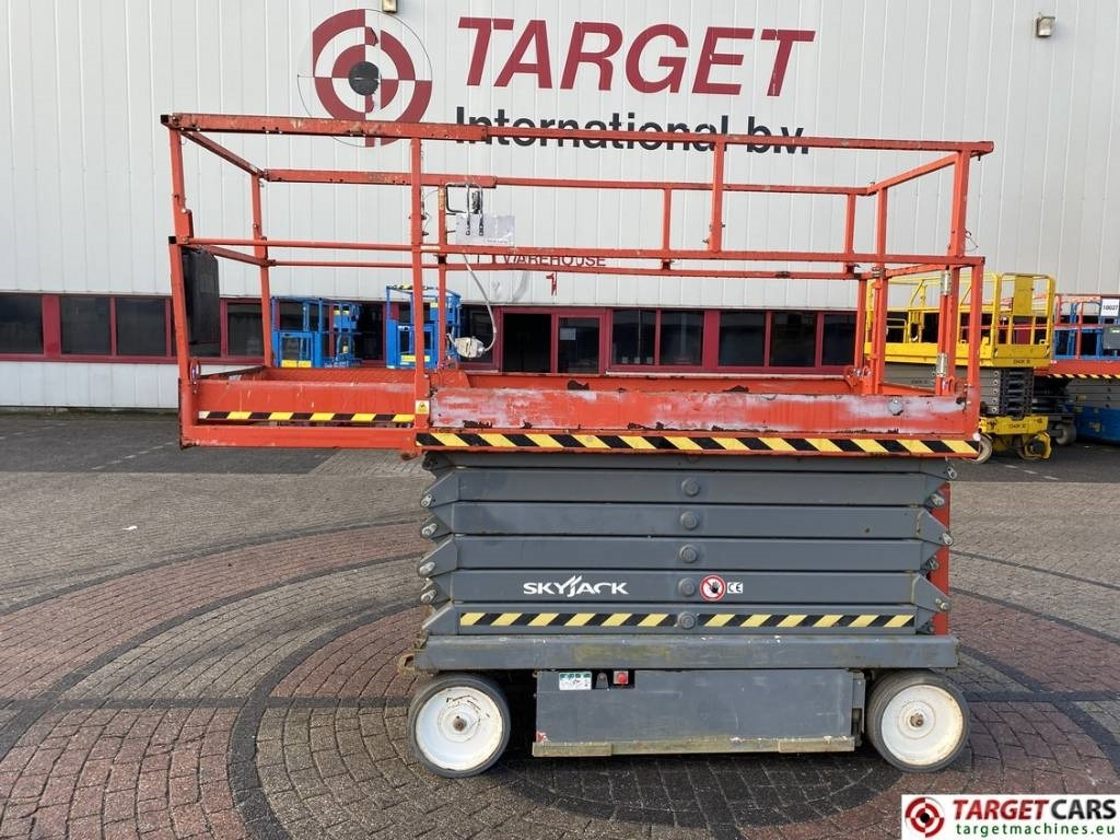 SkyJack SJIII-4740 Electric Scissor 4740 Work Lift 1380cm - Nacelle ciseaux: photos 5 SkyJack SJIII-4740 Electric Scissor 4740 Work Lift 1380cm - Nacelle ciseaux: photos 5