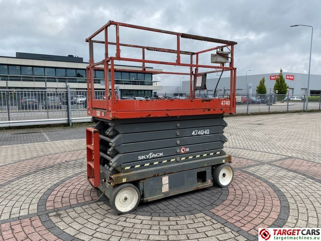 SkyJack SJIII-4740 Electric Scissor 4740 Work Lift 1380cm - Nacelle ciseaux: photos 3 SkyJack SJIII-4740 Electric Scissor 4740 Work Lift 1380cm - Nacelle ciseaux: photos 3