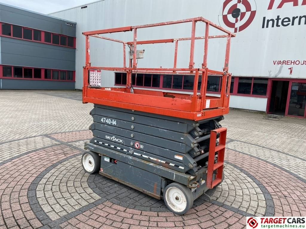 SkyJack SJIII-4740 Electric Scissor Work Lift 1380cm - Nacelle ciseaux: photos 4 SkyJack SJIII-4740 Electric Scissor Work Lift 1380cm - Nacelle ciseaux: photos 4