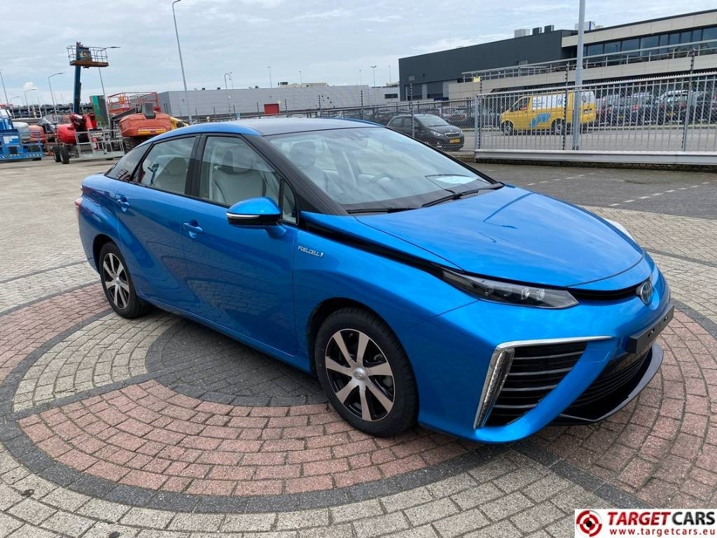 Toyota Mirai FCV HydroGen FuelCell - Berline: photos 3 Toyota Mirai FCV HydroGen FuelCell - Berline: photos 3