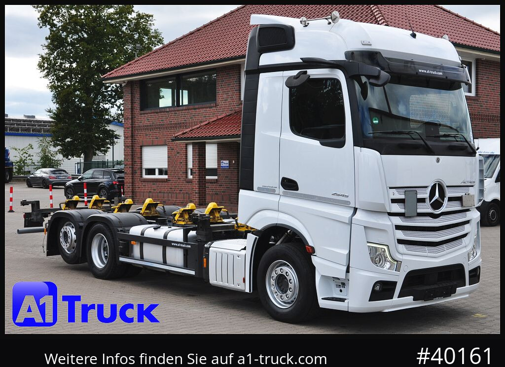 MERCEDES-BENZ 2545, Multi BDF, Wechsler, 7.45-7.82, MIDI, Liftachse - Camion porte-conteneur/ Caisse mobile: photos 1 MERCEDES-BENZ 2545, Multi BDF, Wechsler, 7.45-7.82, MIDI, Liftachse - Camion porte-conteneur/ Caisse mobile: photos 1