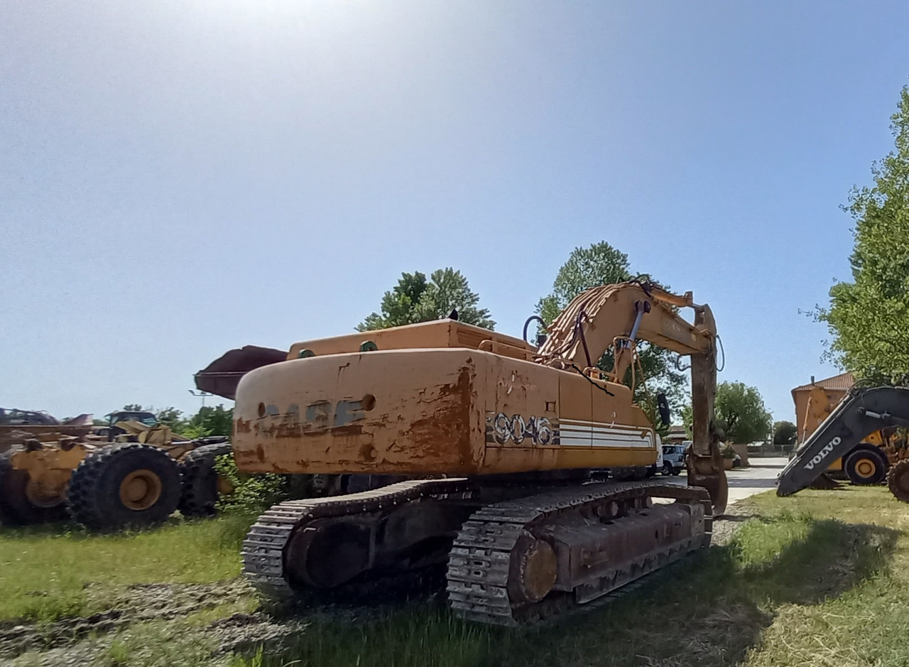 CASE Poclain 9046 Escavatore cingolato completo di cabina Rops-Fops con griglia frontale. Impianto martello. Benna. - Pelle sur chenille: photos 4 CASE Poclain 9046 Escavatore cingolato completo di cabina Rops-Fops con griglia frontale. Impianto martello. Benna. - Pelle sur chenille: photos 4