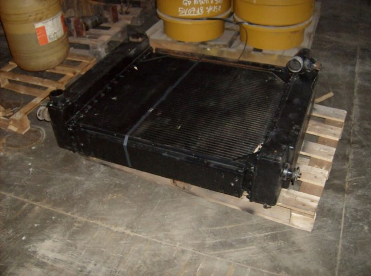 Caterpillar D300D GRUPPO RADIATORE - Radiateur pour Engins de chantier: photos 2 Caterpillar D300D GRUPPO RADIATORE - Radiateur pour Engins de chantier: photos 2
