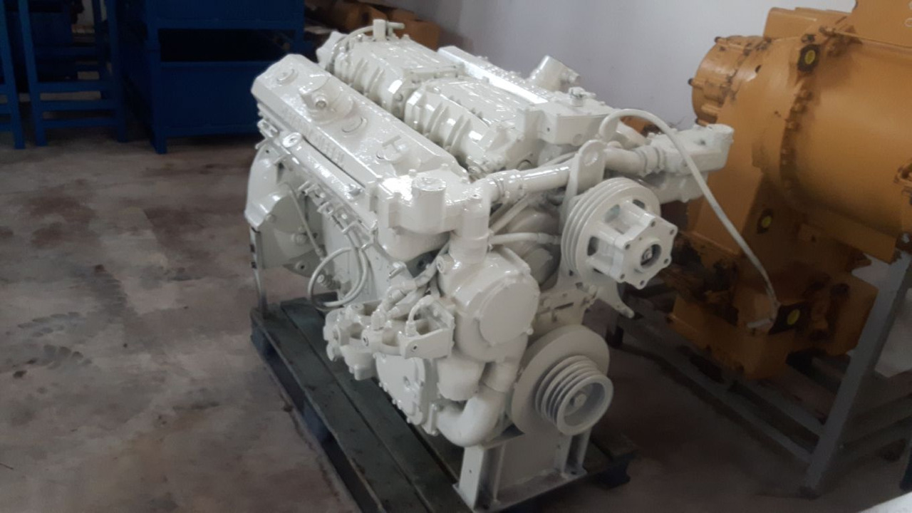DETROIT DIESEL 12V71 MOTORE REVISIONATO (ENGINE NO. 71237406).COMPLETO DI N. 2 TURBO E VENTOLA. - Moteur pour Engins de chantier: photos 1 DETROIT DIESEL 12V71 MOTORE REVISIONATO (ENGINE NO. 71237406).COMPLETO DI N. 2 TURBO E VENTOLA. - Moteur pour Engins de chantier: photos 1
