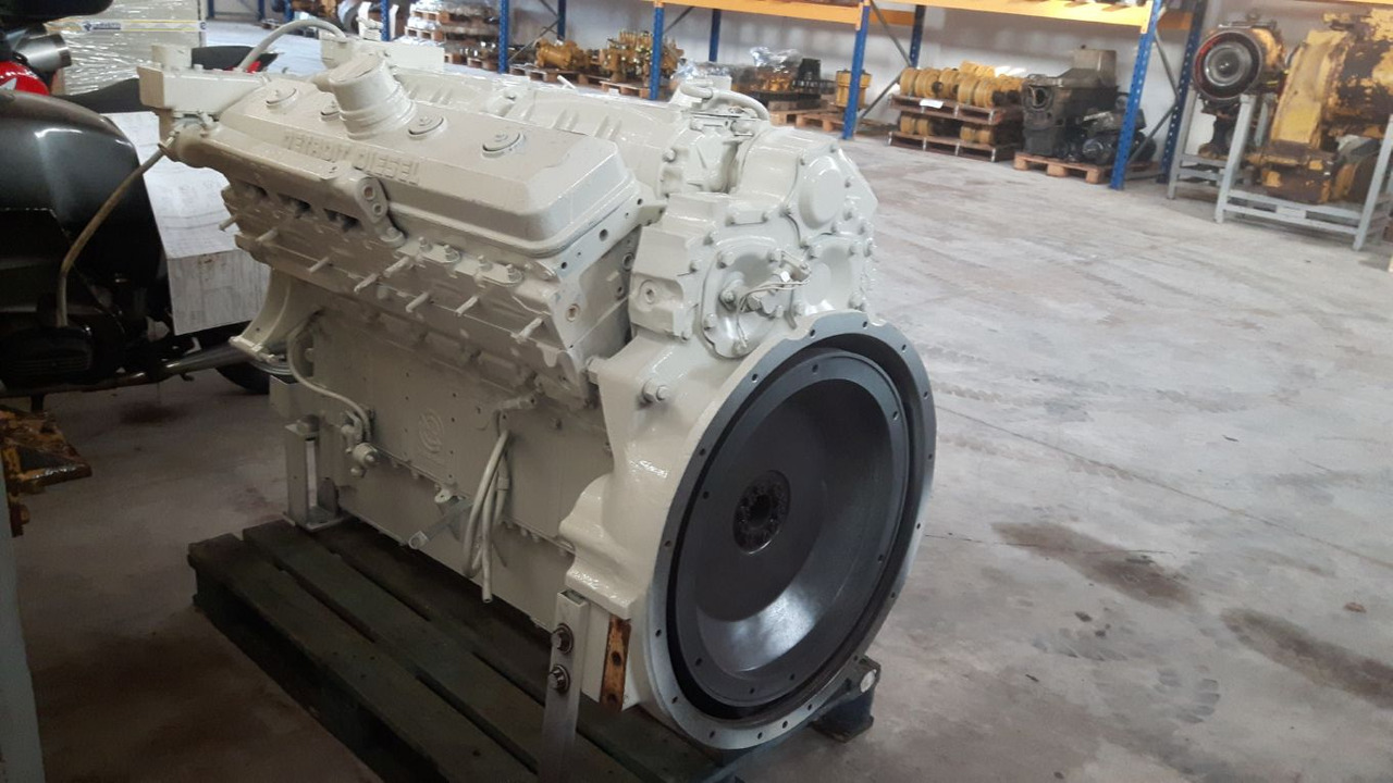 DETROIT DIESEL 12V71 MOTORE REVISIONATO (ENGINE NO. 71237406).COMPLETO DI N. 2 TURBO E VENTOLA. - Moteur pour Engins de chantier: photos 2 DETROIT DIESEL 12V71 MOTORE REVISIONATO (ENGINE NO. 71237406).COMPLETO DI N. 2 TURBO E VENTOLA. - Moteur pour Engins de chantier: photos 2