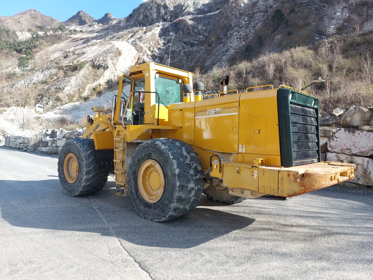 KAWASAKI 115ZV-2 - Chargeuse sur pneus: photos 3 KAWASAKI 115ZV-2 - Chargeuse sur pneus: photos 3