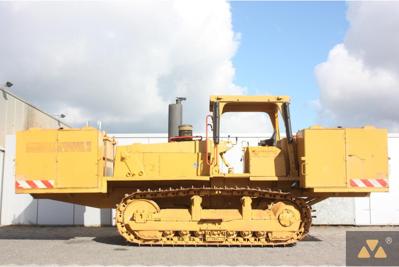 Caterpillar D6E Fuel tanker - Camion: photos 1 Caterpillar D6E Fuel tanker - Camion: photos 1