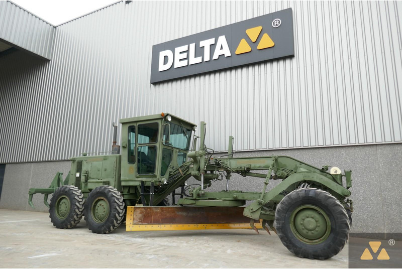 Caterpillar 130G Ex-army - Niveleuse: photos 3 Caterpillar 130G Ex-army - Niveleuse: photos 3
