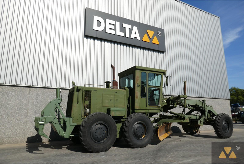 Caterpillar 130G Ex-army - Niveleuse: photos 5 Caterpillar 130G Ex-army - Niveleuse: photos 5