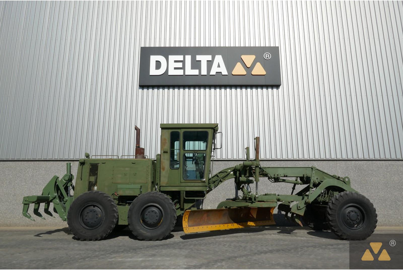 Caterpillar 130G Ex-army - Niveleuse: photos 2 Caterpillar 130G Ex-army - Niveleuse: photos 2