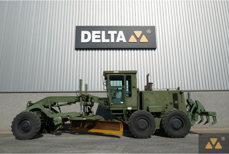 Caterpillar 130G Ex-army - Niveleuse: photos 1 Caterpillar 130G Ex-army - Niveleuse: photos 1